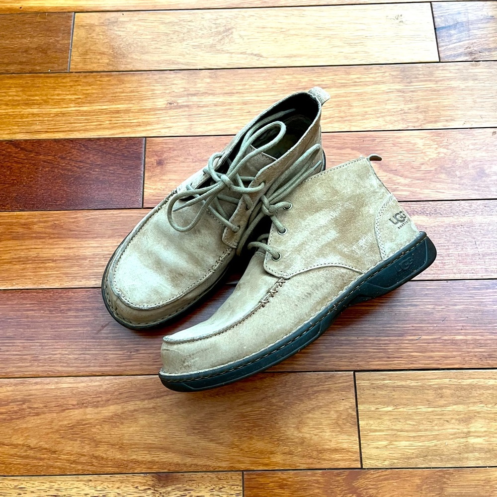 Men’s Uggs Boots Size 9